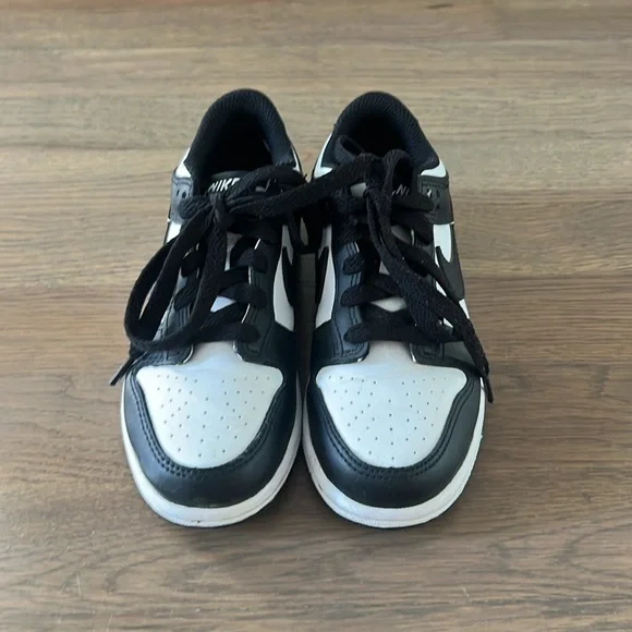 100% Authentic Nike Dunk Low Little Kids Sneakers Size 12C - Picture 5 of 5